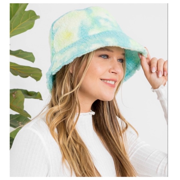 🔥🆕 Tie Dye Fuzzy Fleece Bucket Hat - Picture 2 of 2